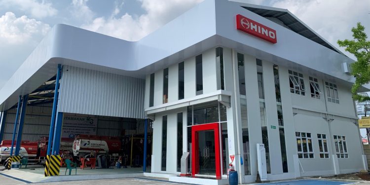 Hino Permudah Bisnis di Yogyakarta, Upgrade Dealer DCM Jadi Fasilitas 3S Lengkap