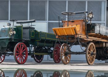 Inilah Wujud Truk Pertama di Dunia Buatan Daimler yang Berusia 130 Tahun, Mesinnya Di Belakang!
