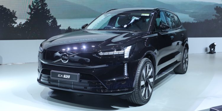 All-New Volvo EX90 Resmi Mengaspal di Indonesia, Bisa Jalan 600 Km Sekali Cas