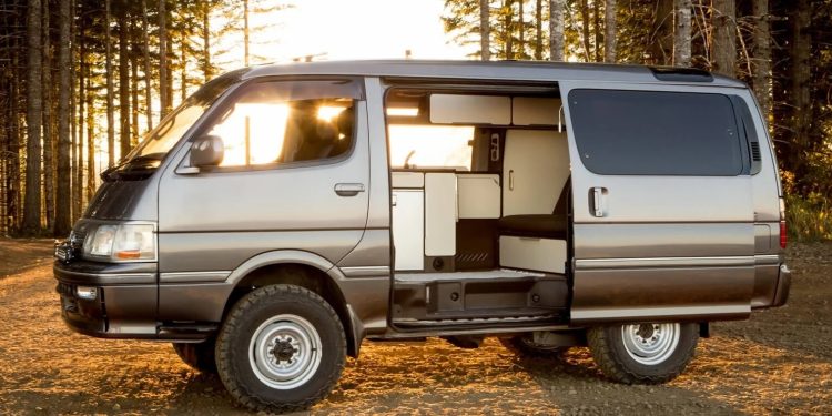 Toyota HiAce Gen 5 Disulap Jadi Campervan yang Estetik, Begini Wujudnya