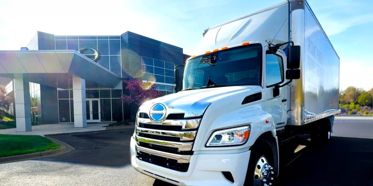 Hino Perkenalkan Truk Listrik Le Series, Siap Produksi Massal Tahun Ini