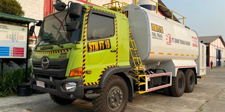 Peran Penting Fuel Truk di Area Pertambangan
