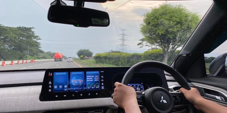 Mengenal Fitur Aktif Yaw Control di Mitsubishi Xforce yang Bikin Manuver Mobil Lebih Stabil