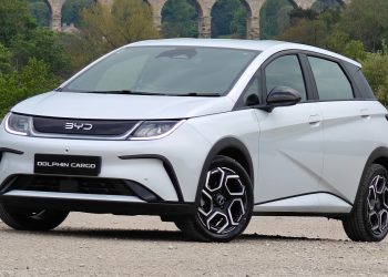 BYD Rilis Dolphin Versi Van Kargo, Tetap Pakai Penghangat Kursi dan Kamera 360!