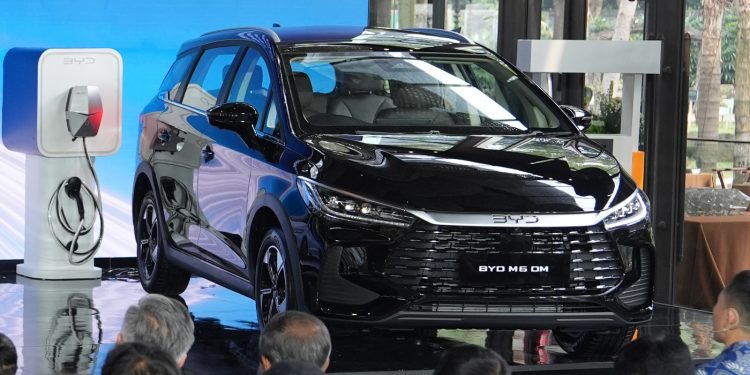 Resmi! Ini Daftar Harga Lengkap BYD M6 DM, Varian Tertinggi Cuma Rp 390 Juta!