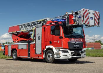 Tembus Batas 16 Ton, MAN eTGM L32A-XS Electric Jadi Truk Tangga Damkar Teringan di Dunia!