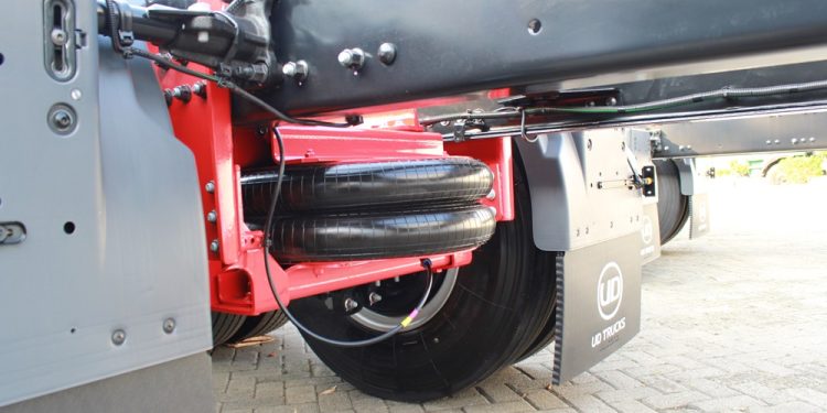 Apa Saja Fungsi dan Kegunaan Truk yang Menggunakan Lift Axle?