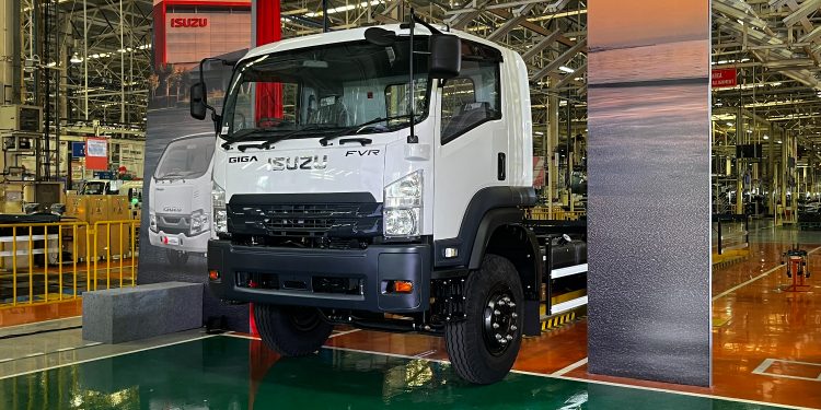 Tembus 300 Ribu Unit, Pabrik Isuzu Karawang Buktikan Taji Industri Otomotif Nasional di Kancah Global