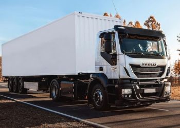 Apa Saja Fungsi dan Kegunaan Truk yang Menggunakan Lift Axle?