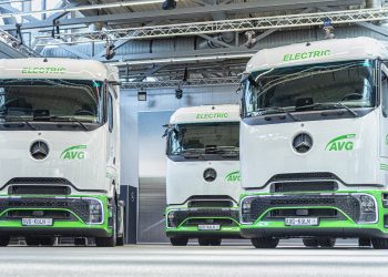 Truk Listrik Mercedes-Benz eActros 400 Kini Punya Teknologi mPTO Langsung dari Pabrik! Simak Manfaatnya