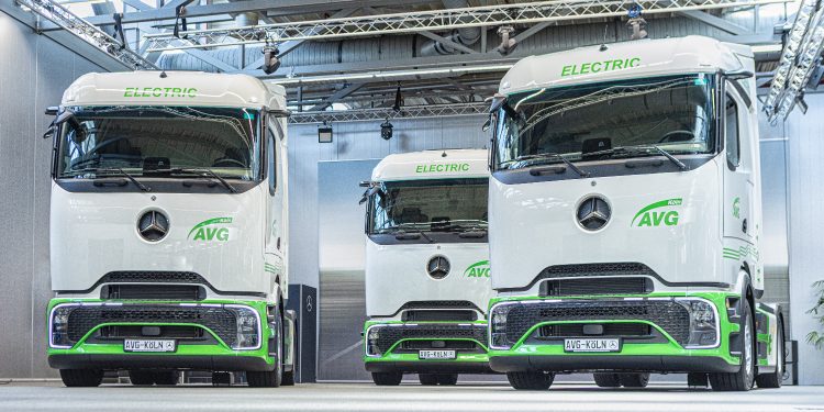 Truk Listrik Mercedes-Benz eActros 400 Kini Punya Teknologi mPTO Langsung dari Pabrik! Simak Manfaatnya