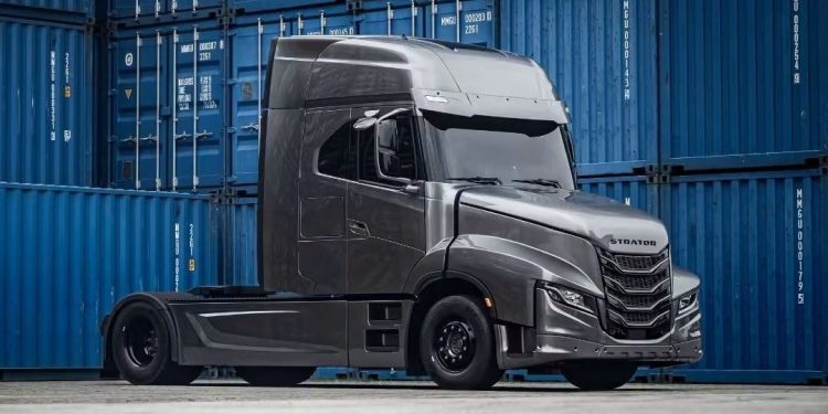Iveco Strator 2026 Resmi Debut, Kembalinya Sang Legenda Truk ‘Hidung Panjang’ Eropa!