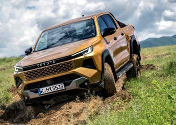 Toyota Tegaskan Tak Ada Varian PHEV Untuk Hilux Terbaru! Ini Alasannya