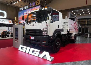 Truk Isuzu Giga FVR Disulap Jadi ‘Penyapu Jalan’ Tercanggih di GIIAS 2026!