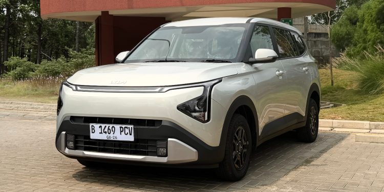 Bidik Pasar Fleet, Kia Carens Manual Resmi Meluncur, Dijual Rp 200 Jutaan