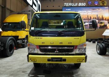 Bikin Menkeu Penasaran! Truk Fuso Ini Ternyata Lulus Uji Ekstrem 40.000 Km Pakai B50