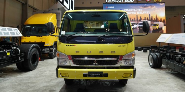 Bikin Menkeu Penasaran! Truk Fuso Ini Ternyata Lulus Uji Ekstrem 40.000 Km Pakai B50