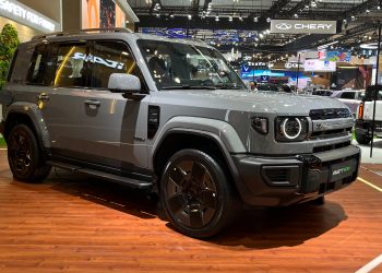 Bingung Cari SPKLU? iCar V27 REEV Buktikan Mobilitas Listrik Bisa Sebebas Ini