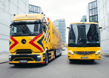Lindungi Ribuan Anak, Daimler Truck Minta Pejalan Kaki Waspada Suara Truk dan Bus Listrik yang Senyap!