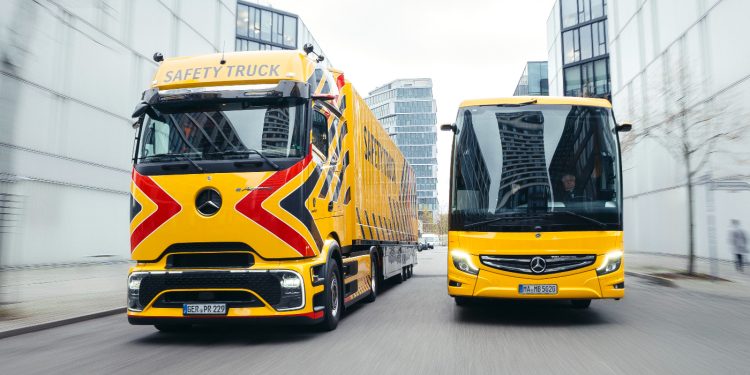 Lindungi Ribuan Anak, Daimler Truck Minta Pejalan Kaki Waspada Suara Truk dan Bus Listrik yang Senyap!