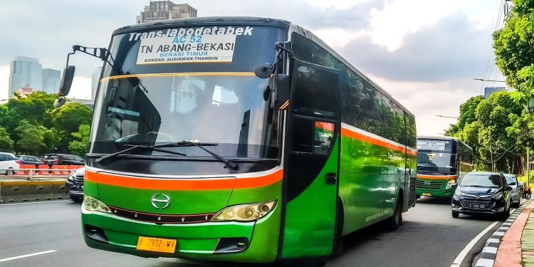 Sejarah PT Mayasari Bakti, Lolos dari dari Kebijakan 1976 Hingga Kuasai Transjakarta