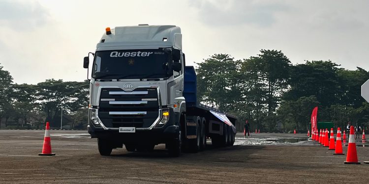 Intip Aksi Driver UD Trucks Terbaik di Extra Mile Challenge 2026, Siap Adu Mekanik di Jepang!