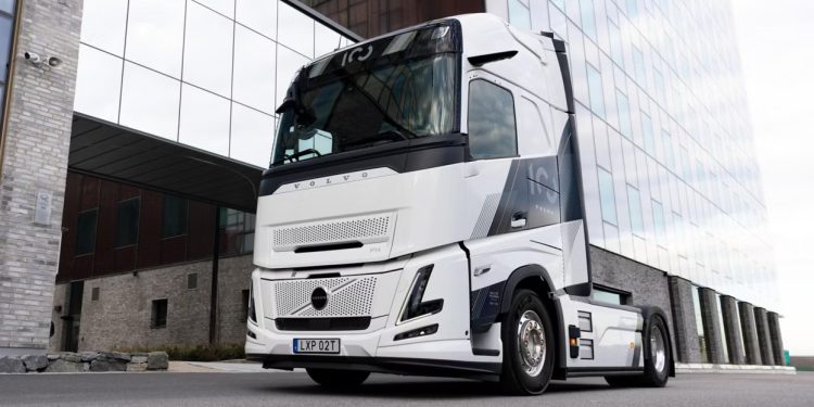 Sambut Usia 1 Abad! Volvo Luncurkan Truk FH Edisi Terbatas, Lebih Mewah dan Aman