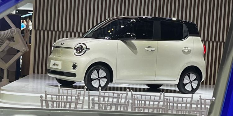 Tembus 3.290 SPK di GIIAS 2026, Wuling Aira ev Sukses Dominasi Pameran!