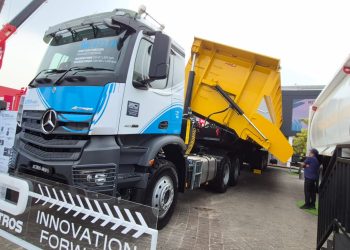 Mampu Tarik Muatan Berat, Mercedes-Benz Actros 4058 S Cocok untuk Kebutuhan Pertambangan