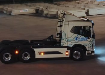 Siap Angkut Muatan Berat, Calvary Abadi Operasikan Truk Listrik Volvo FM Electric