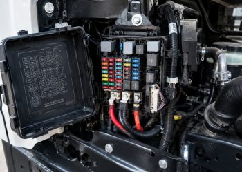 Simak! Ini Pentingnya Perawatan Kelistrikan dan ECU pada Armada Truk Modern