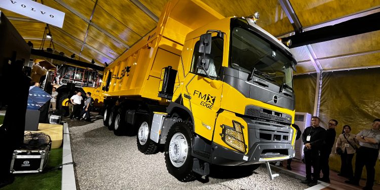 Sanggup Gendong 77 Ton, Truk Volvo FMX Edge Resmi Meluncur di Indonesia
