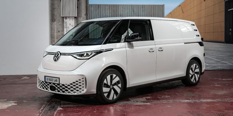 Lebih Lapang dan Bertenaga! Ini Spesifikasi dan Harga Van Listrik VW ID. Buzz Cargo LWB