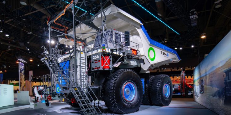 Bertenaga 3,2 MW! Intip Spesifikasi Truk Raksasa Tambang Liebherr T264 Electric