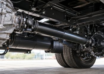 Mengenal Propeller Shaft, Komponen Vital yang Bisa Bikin Truk Lumpuh Total Jika Diabaikan!