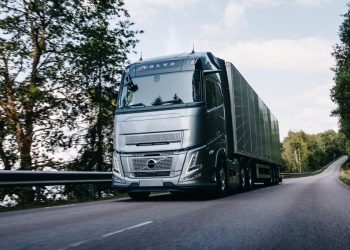 Volvo Trucks Siapkan Truk Hidrogen dan Opsi Listrik Jangkauan 700 Km di IAA 2026