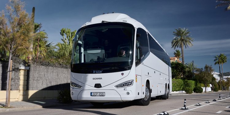 Bus Scania Irizar i6S PHEV Punya Mode EV 80 Km dan Hemat BBM 47 Persen