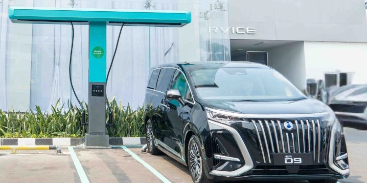 BYD Bawa Teknologi Flash Charging ke Indonesia, Ngecas Mobil Listrik Cuma Butuh 5 Menit!