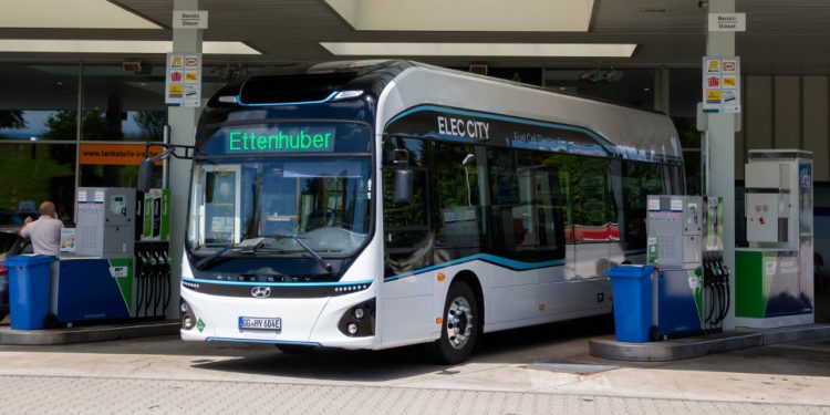 Gandeng Pertamina, Transjakarta Segera Wujudkan Transportasi Bus Hidrogen di Jakarta