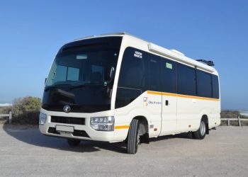 Bus Toyota Coaster Ini Disulap Jadi Motorhome Mewah Berjalan, Intip Fasilitasnya!
