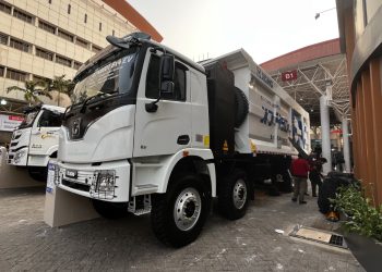 Profil XCMG XT490DT 8×4 EV, Truk Listrik Tambang Berdaya Angkut 85 Ton!